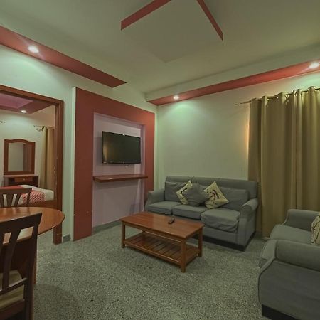 Platinium Hotel Apartments Seeb Luaran gambar