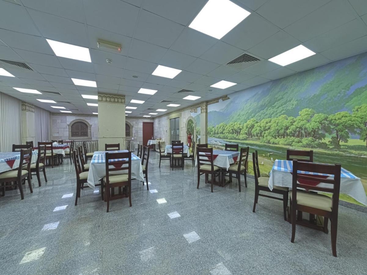 Platinium Hotel Apartments Seeb Luaran gambar